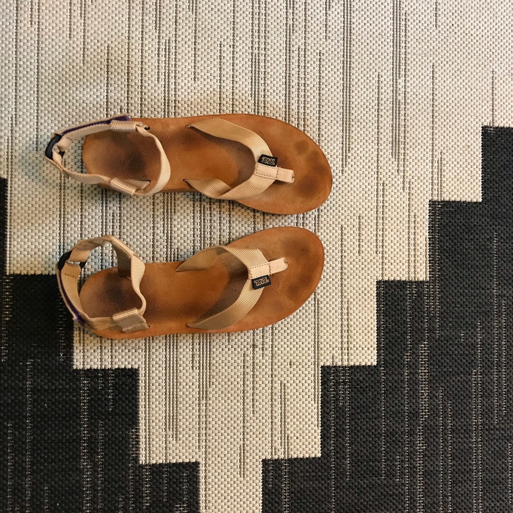 Beige tevas